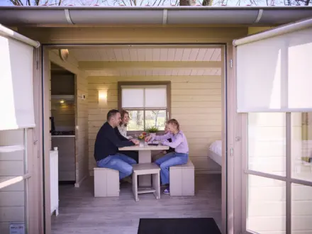 Simple Camp met douche Binnen 4