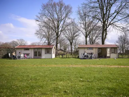Simple Camp met douche Buiten 3