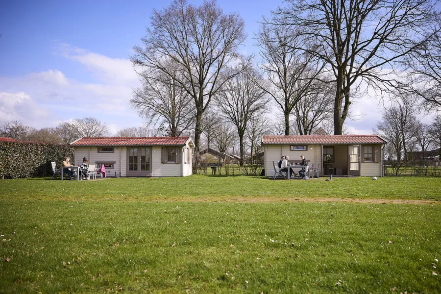 4-Persoons Simple Camp + Douche