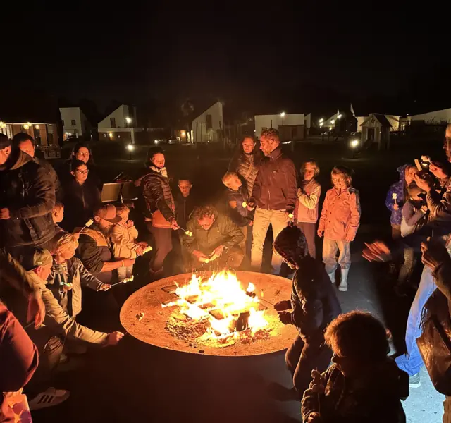 Minidisco bij het kampvuur 156