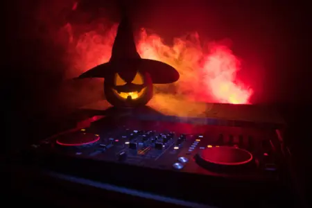 2210 halloween party 1000